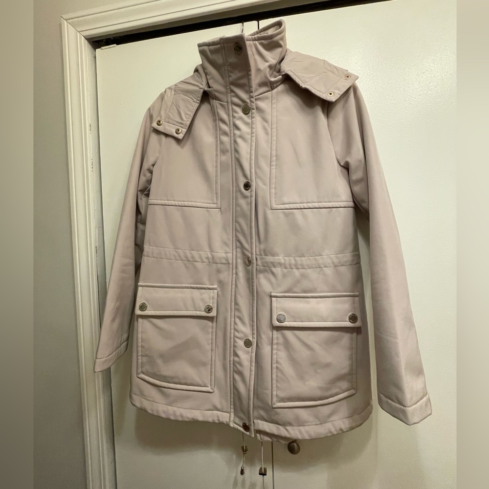 Kenneth Cole, rain/wind breaker trench coat with hood. Size medium.